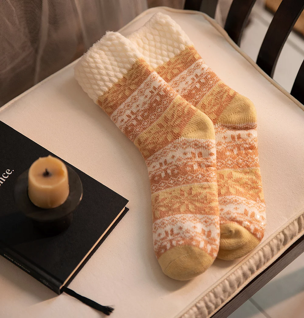 Shop bed, slipper and lounge socks at SOCKSHOP
