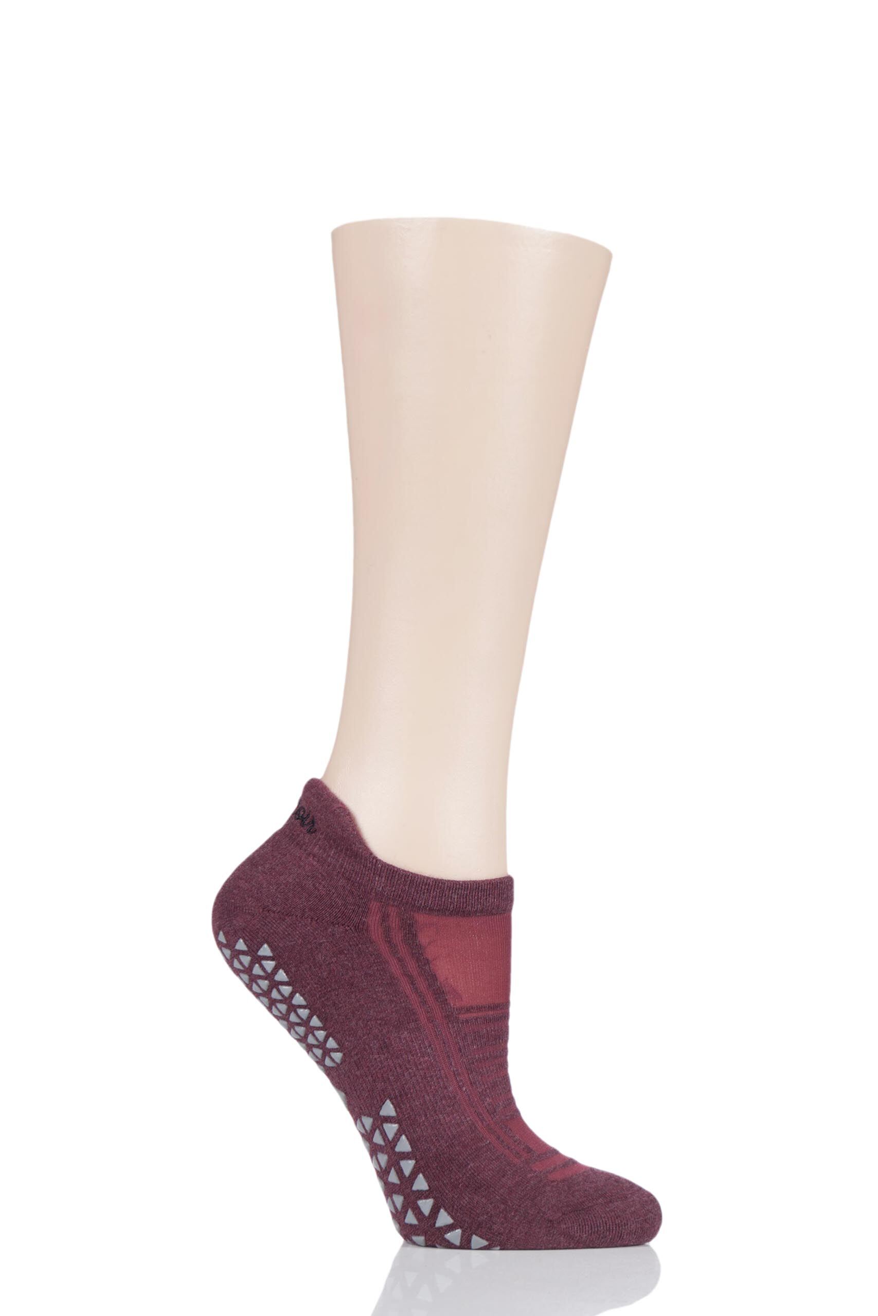 Image of 1 Pair Mirage Savvy Organic Cotton Low Rise Yoga Socks with Grip Ladies Small - Tavi Noir