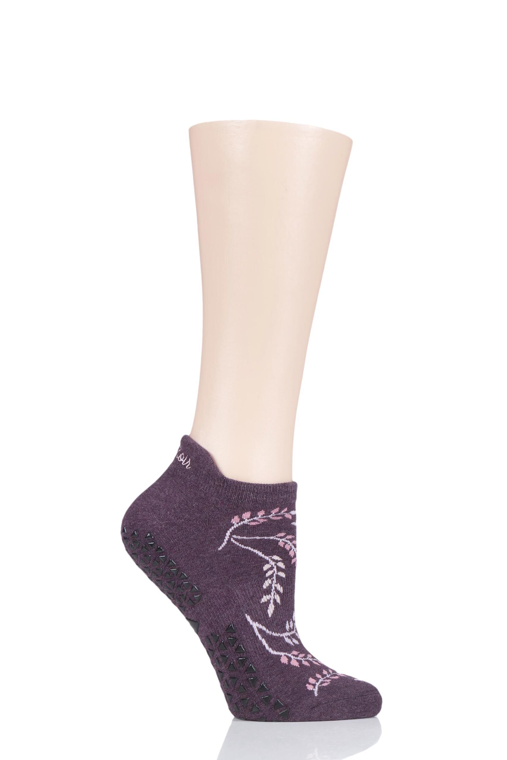 Image of 1 Pair Mystic Savvy Organic Cotton Low Rise Yoga Socks with Grip Ladies Small - Tavi Noir